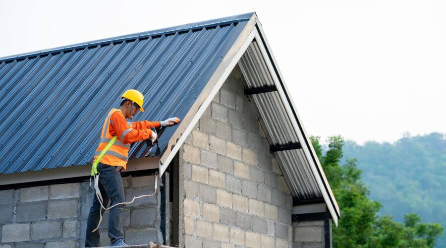 Professional gutter cleaning in Murtaugh, ID